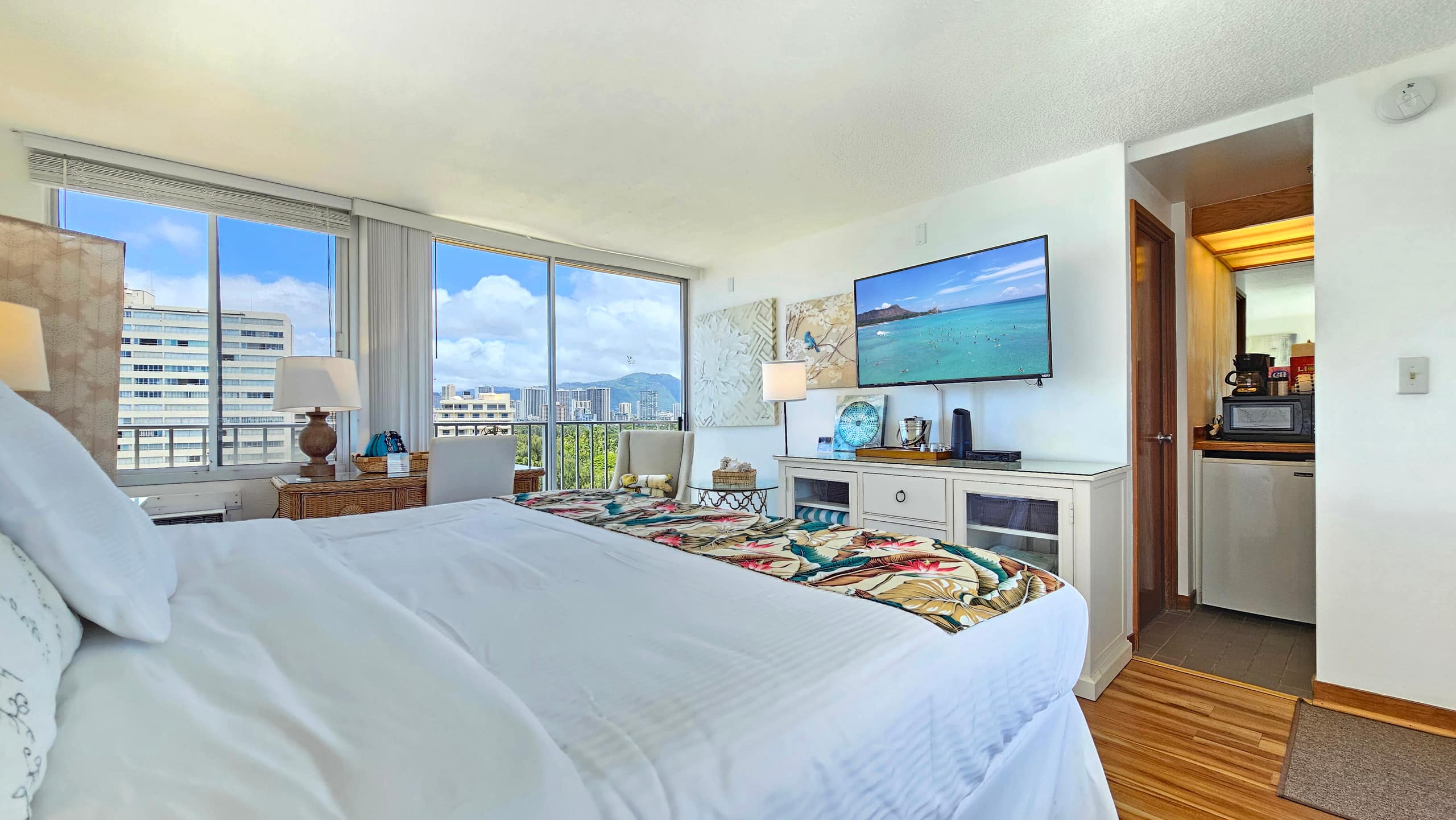 DHBH PH02 -King Bed, Gold Coast Penthouse Paradise - Image 27