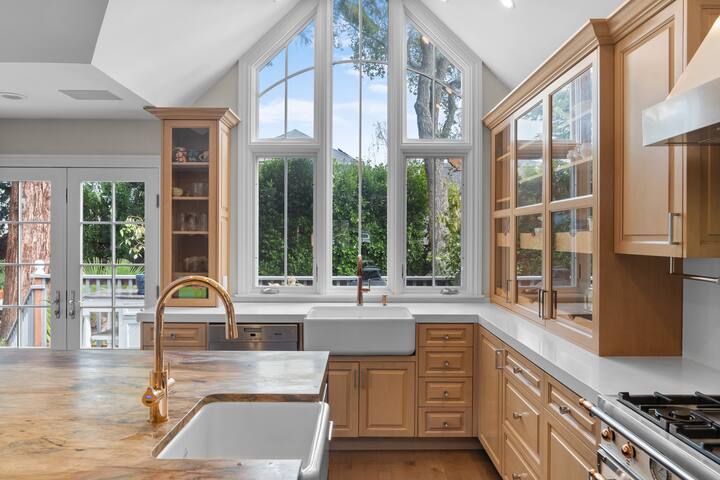 Fairytale Tudor in Burlingame | Dogs Welcome! gallery image 5