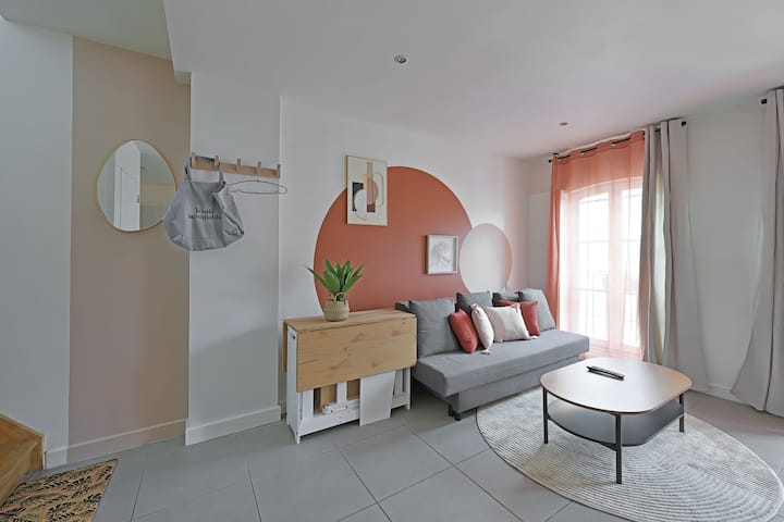 Užite si pobyt v srdci Avignonu v tomto úplne zrekonštruovanom dvojpodlažnom apartmáne.