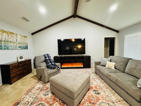 Popular Airbnb listing: #3 | 4BR 2BA | Heated Pool | Smart TVs | 1G Wi-Fi in Midland