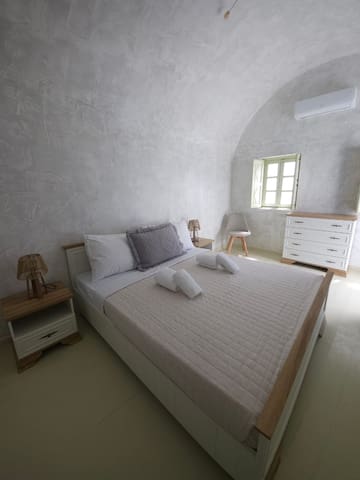 Phaos Santorini Suites managed Airbnb listing 2