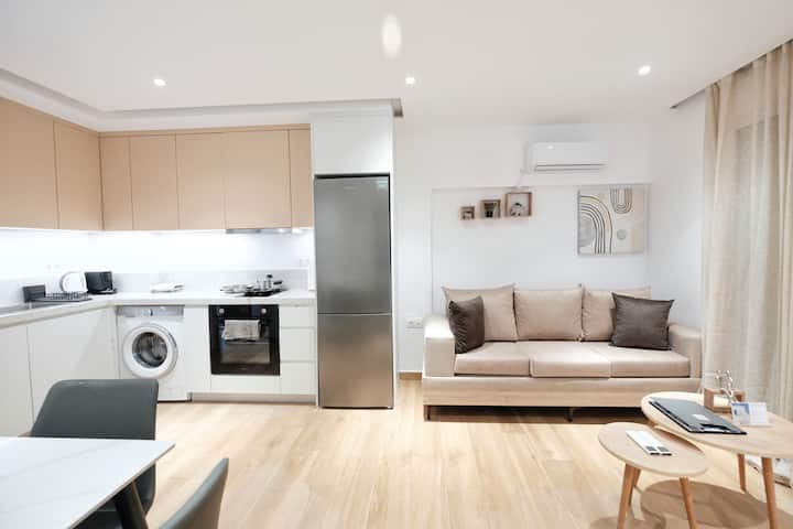 Near Pireas Port - Brand New Suite-e3 - Пирей
