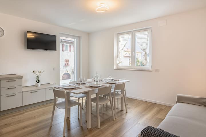 Arialuce, W/ Balcony Mountains View And Garage - Riva del Garda