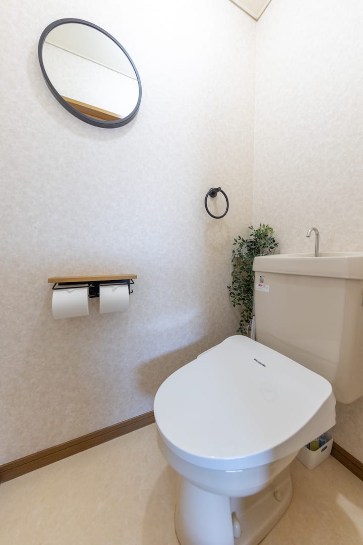 新品のウォシュレット付き。