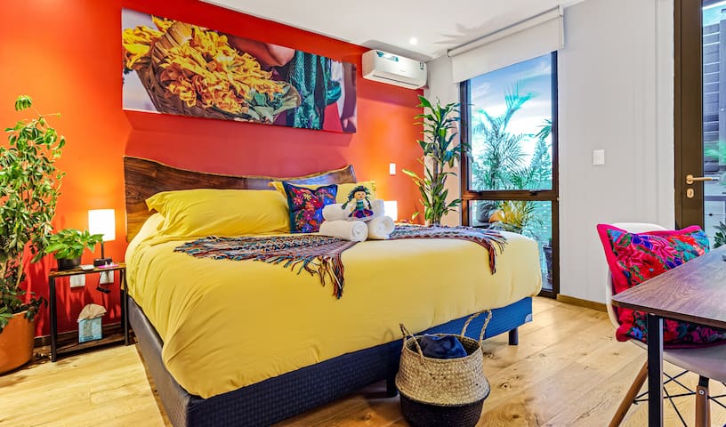 Tree-Lined Condesa Skyline 3 BR Charm with AC gallery image 4