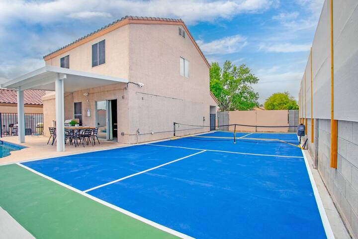 Rare 6BR Gem w/ Pickleball, Pool, & Arcade in NLV gallery image 3