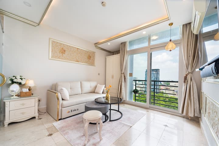 5beds & 5baths Vintage Home In Ben Thanh D1 - Ho Chi Minh City