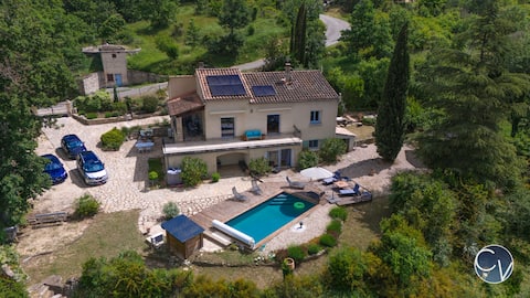 Pleasant house with swimming pool close to the Cévennes.