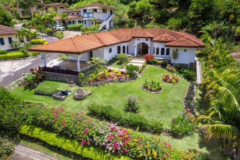 Luxury Home in 5-Star Resort | King | Garden | W/D