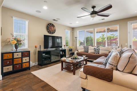 Hot Tub Retreat | 2BR Rocklin Home w/ RV Parking