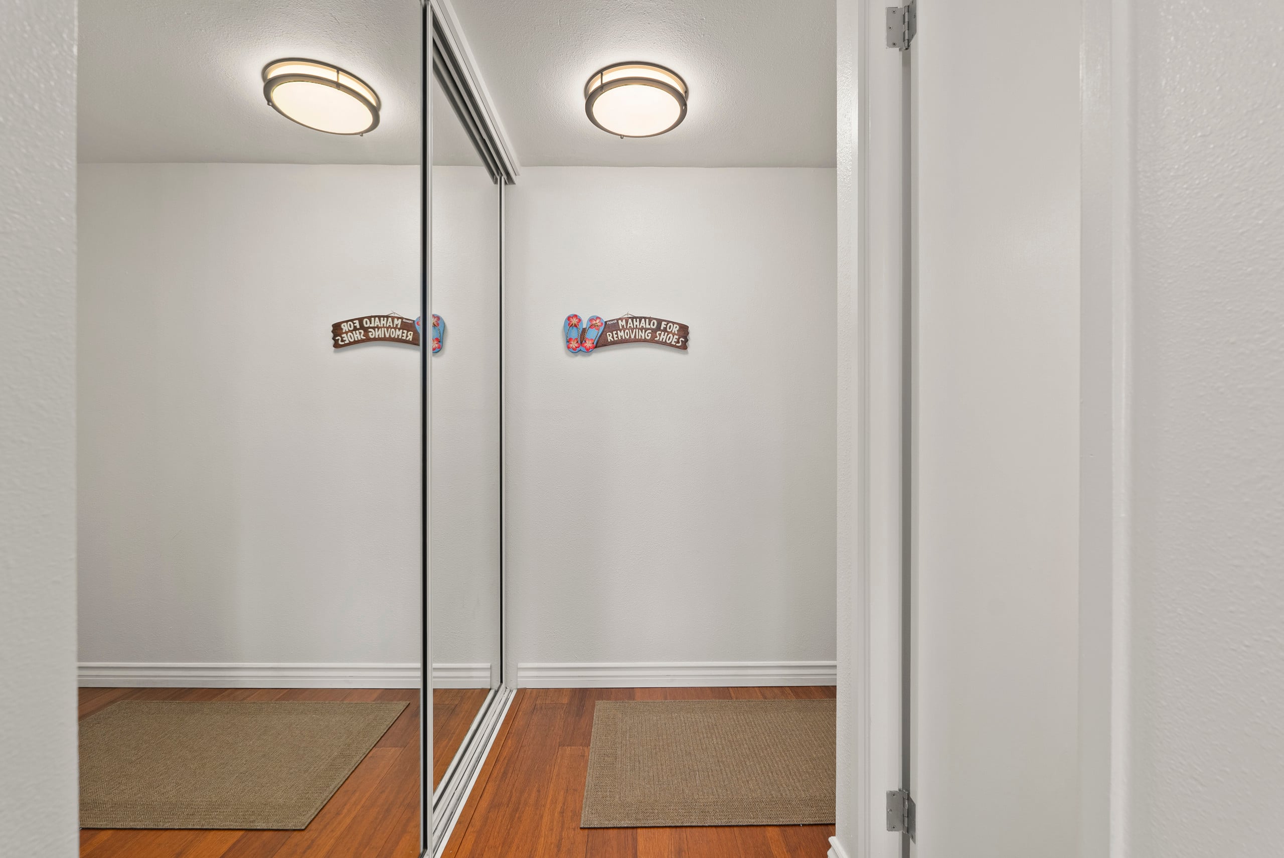 LEGAL Waikiki Studio-Steps to Beach, Full Kitchen - Image 33
