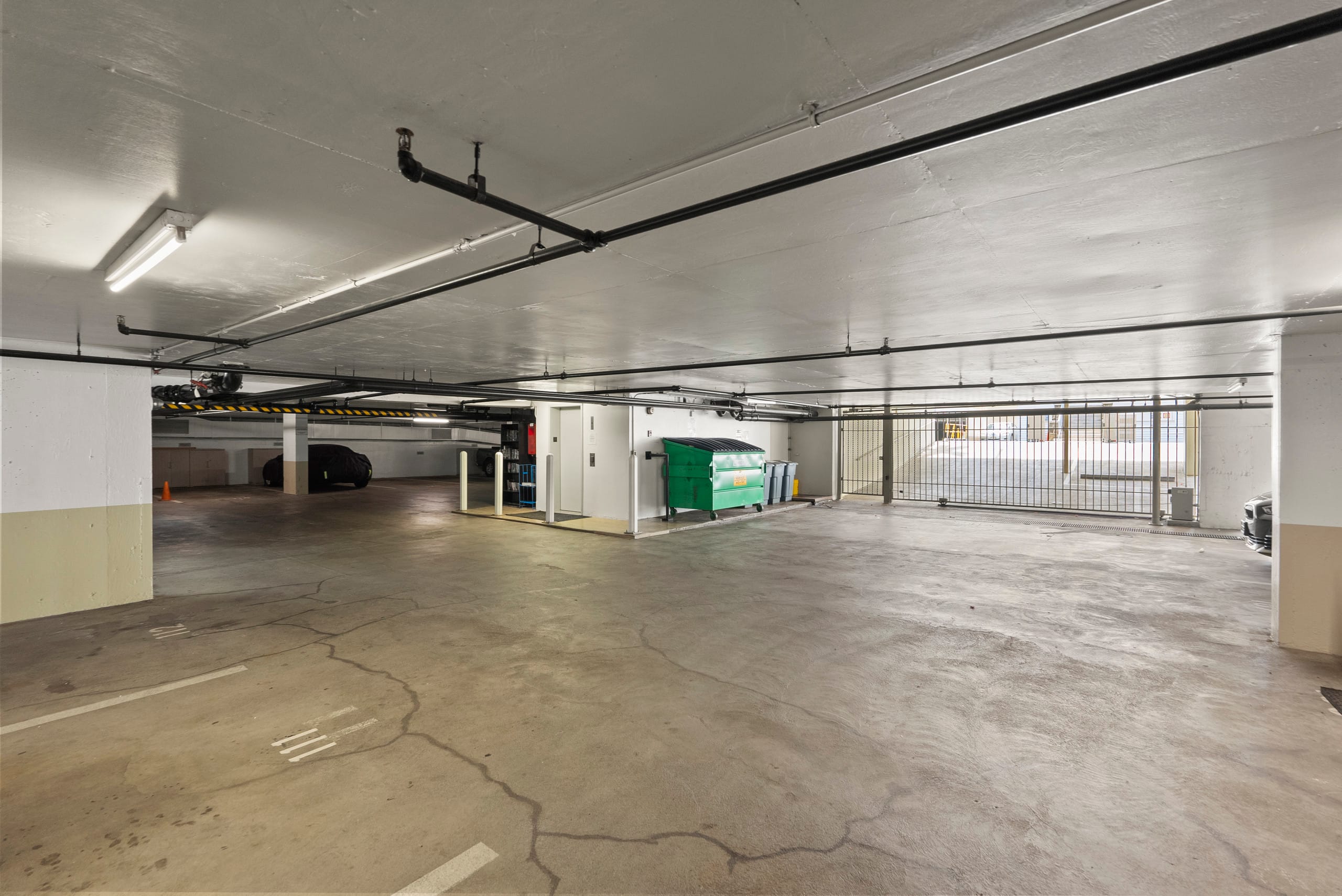 LEGAL Waikiki Studio-Steps to Beach, Full Kitchen - Image 30