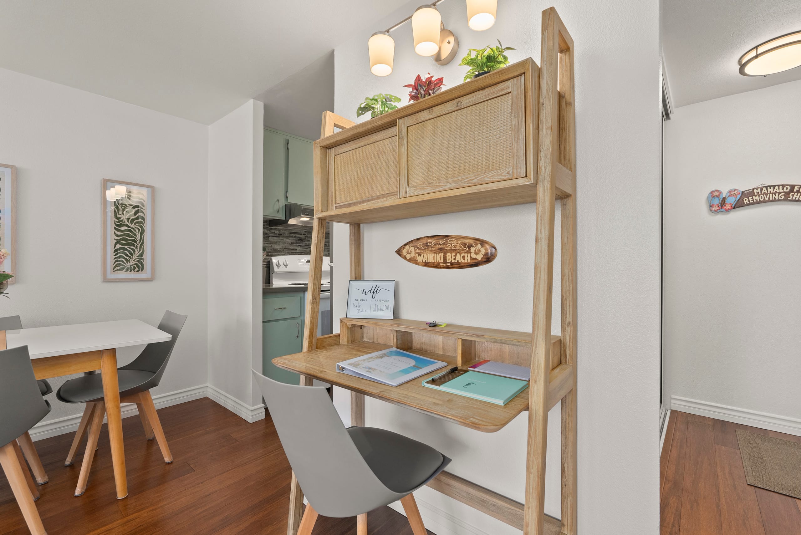 LEGAL Waikiki Studio-Steps to Beach, Full Kitchen - Image 20