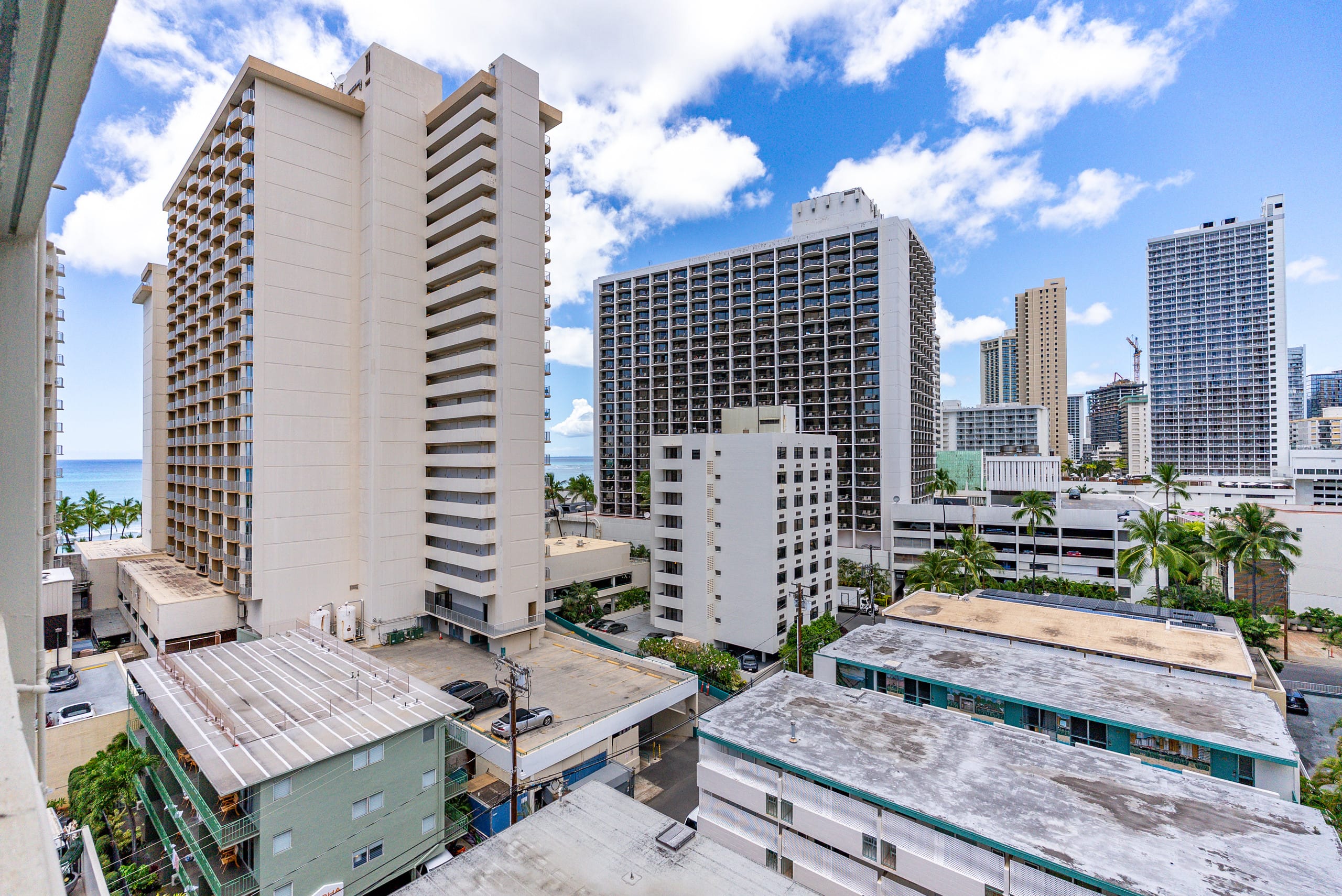 LEGAL Waikiki Studio-Steps to Beach, Full Kitchen - Image 27