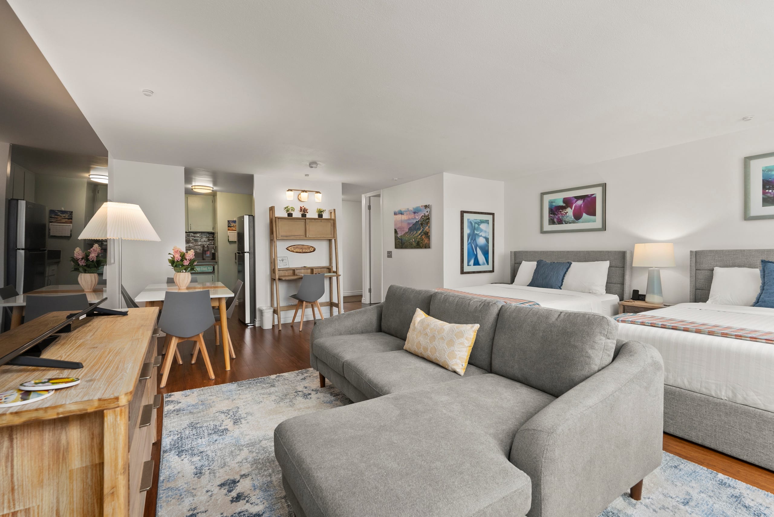 LEGAL Waikiki Studio-Steps to Beach, Full Kitchen - Image 9