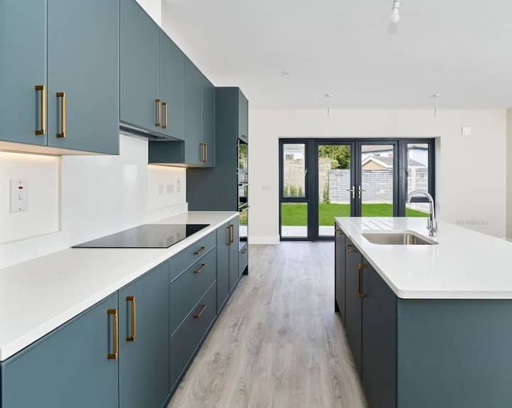 Large Family Home In Bray Short Walk To Town. - Bré