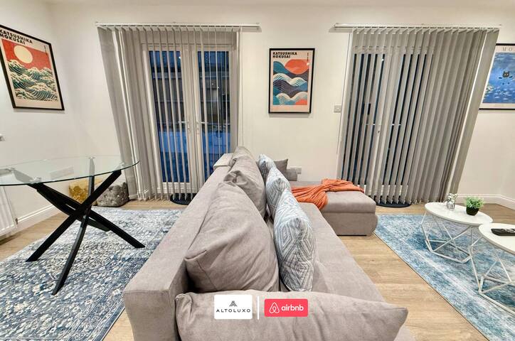 Available Now|Luxury|Contractors|Families|Groups gallery image 5