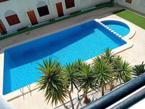Studio w/pool & sunrise view at 10 min beach walk