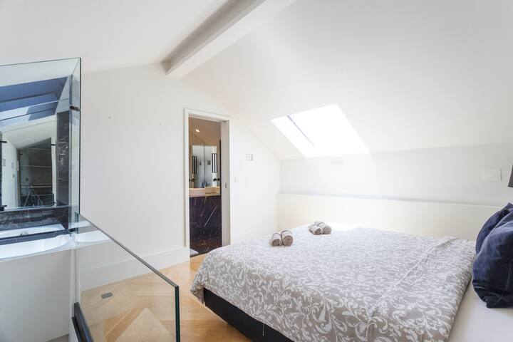 Unique Penthouse 3 Suites gallery image 3