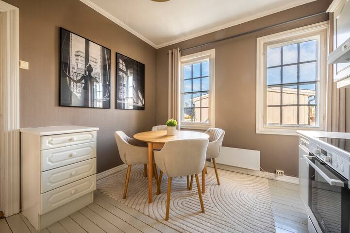 Sjarmerende tomannsbolig – 4 soverom gallery image 5