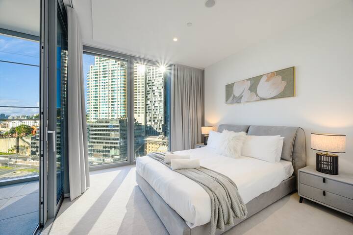 Spacious 3BR in Barangaroo | Free Parking | CBD gallery image 5