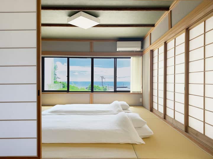 3家族・グループ旅に｜高台の広々古民家一棟貸 ｜海まで徒歩5分｜近隣