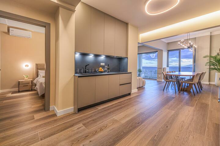 Iconic Premium seafront 3 bedrooms & 2 baths gallery image 2