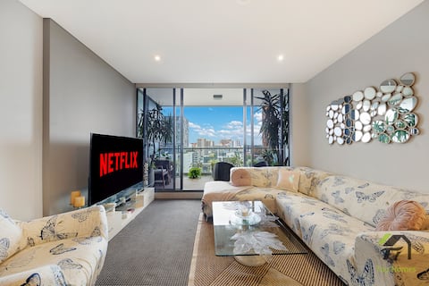 2 bedroom apartment with pool in Zetland