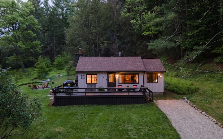 Spa Cabin with Sauna, Hot Tub and Cold Plunge