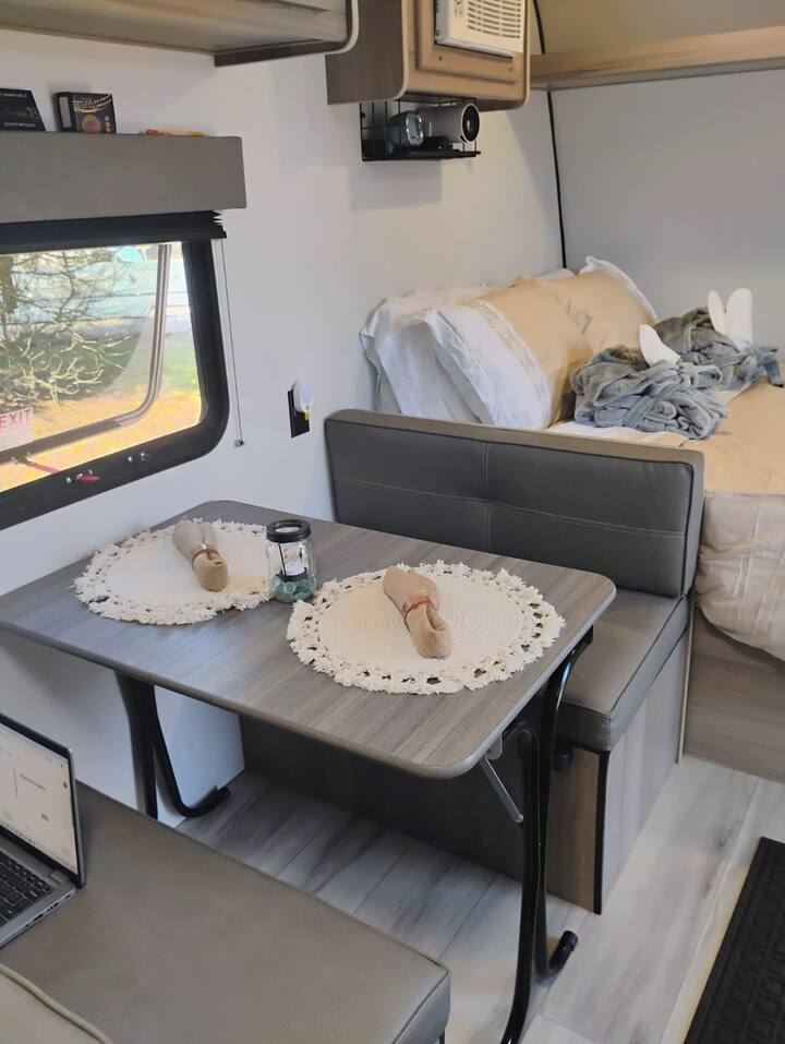 Glamp-n-Camp Hideaway with Private Hot Tub