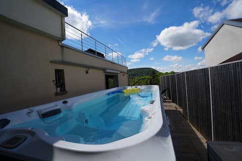 Aqua House: Private Spa Pool/Jacuzzi & Hammam