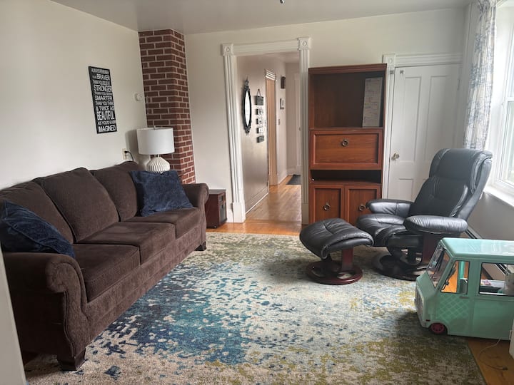 Charming Heritage Home 4 Bed (Sleep 6) 2 Bath - Summerside