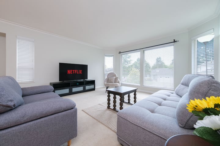 Surrey Family Home W/ Patio & Garden – 3br 2ba - Surrey
