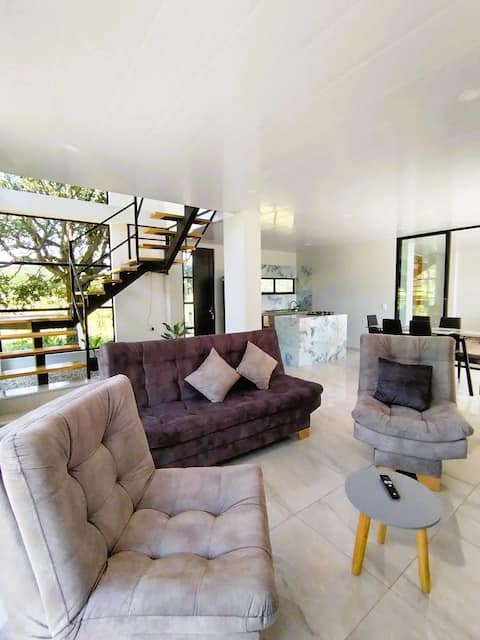 Modern Villa 1 km from Downtown | Nature and Peace