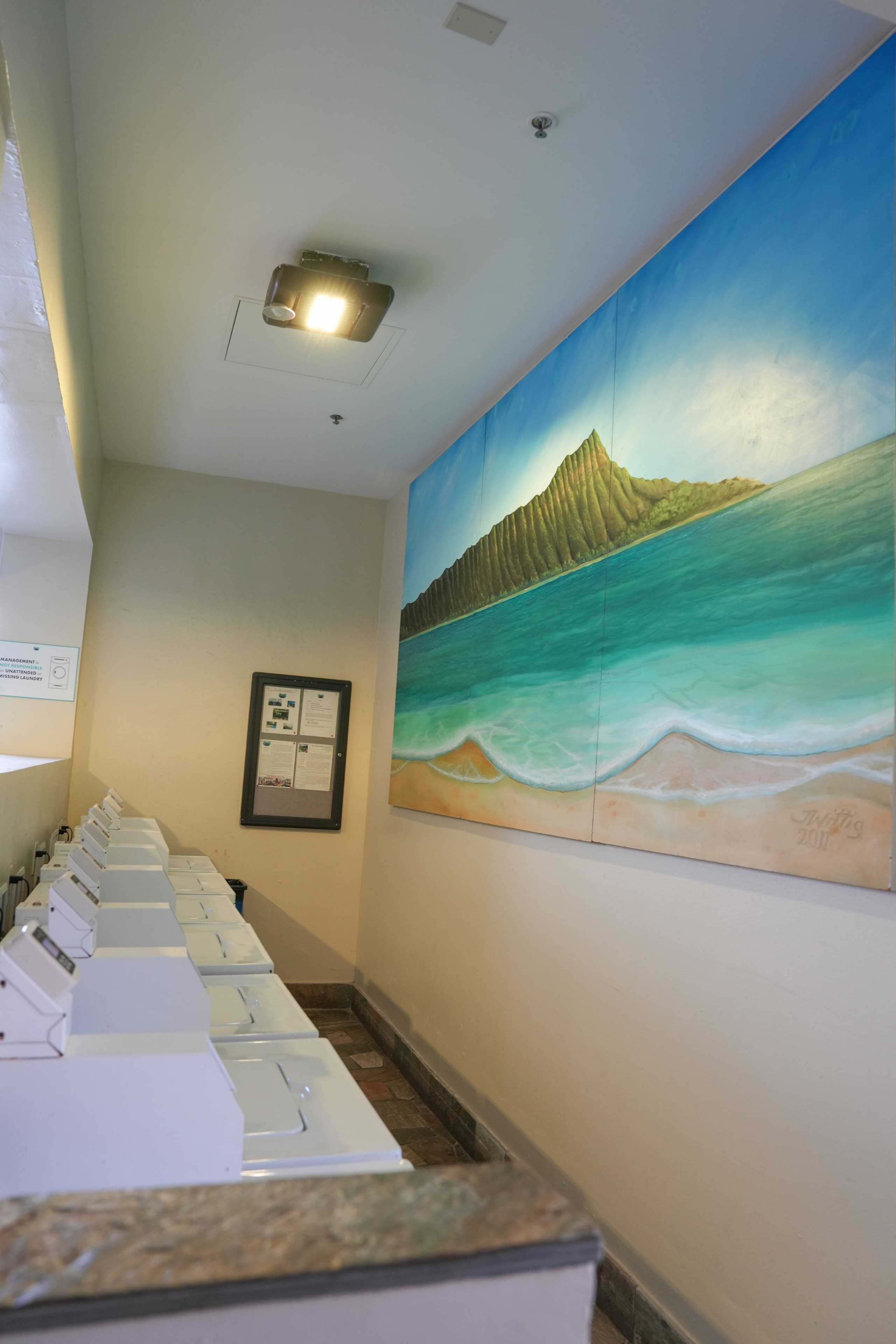 Condo in Honolulu · ★5.0 · Studio · 1 bed · 1 private bath - Image 22