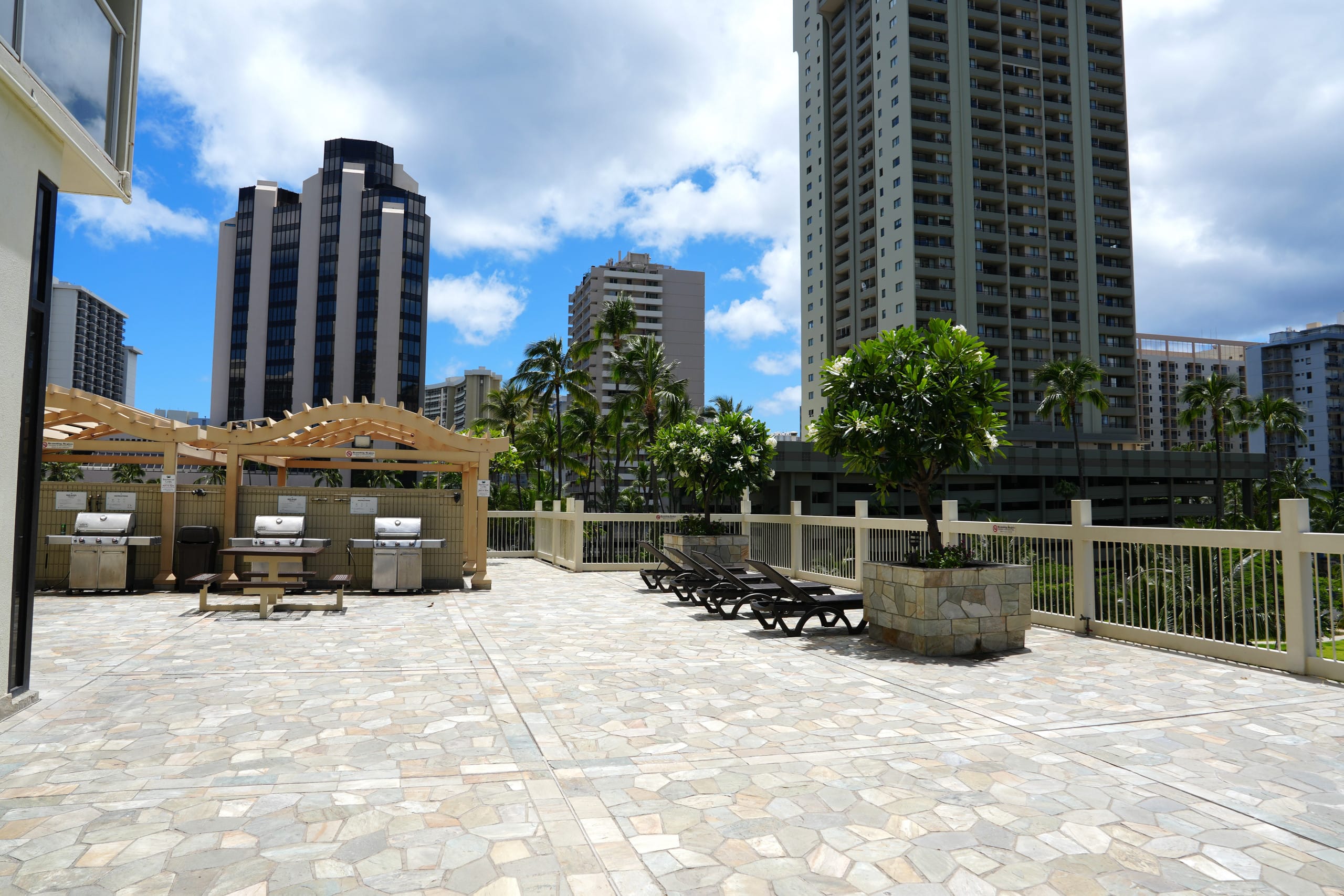 Condo in Honolulu · ★5.0 · Studio · 1 bed · 1 private bath - Image 28