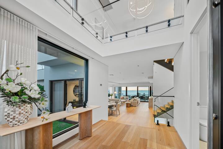 Ocean View Luxe Retreat-3 Storey-Infinity Pool gallery image 5