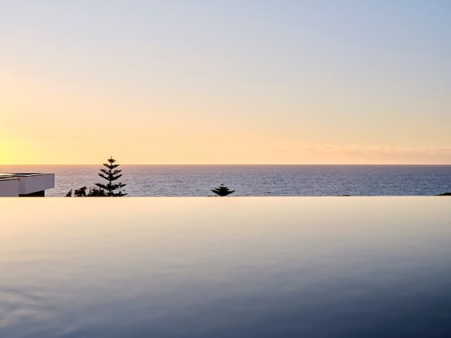 Ocean View Luxe Retreat-3 Storey-Infinity Pool