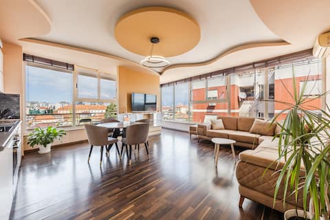 Spacious City-View Apartment Overlooking Shkodër
