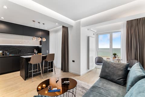 Popular Airbnb listing: Exotic Sunrise View in Infinity Pool & Spa Resort in Năvodari