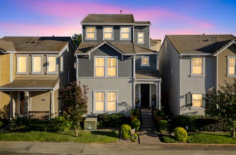 4BR Modern Boutique Brownstone - 11 Beds