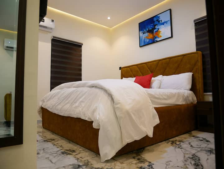 Self Check-in / 1 Bdr + Living Room / Near Airport - Lagos