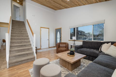 Top performing Airbnb: Fruitopia! 4BR Adventure Hub | Bike, Hike & Relax in Fruita