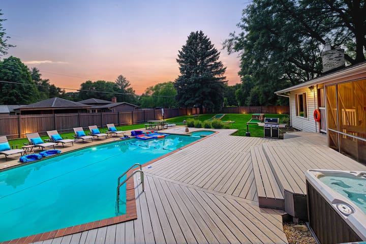 Perfect Getaway | Hot Tub, 6 Kings, Arcade, +More