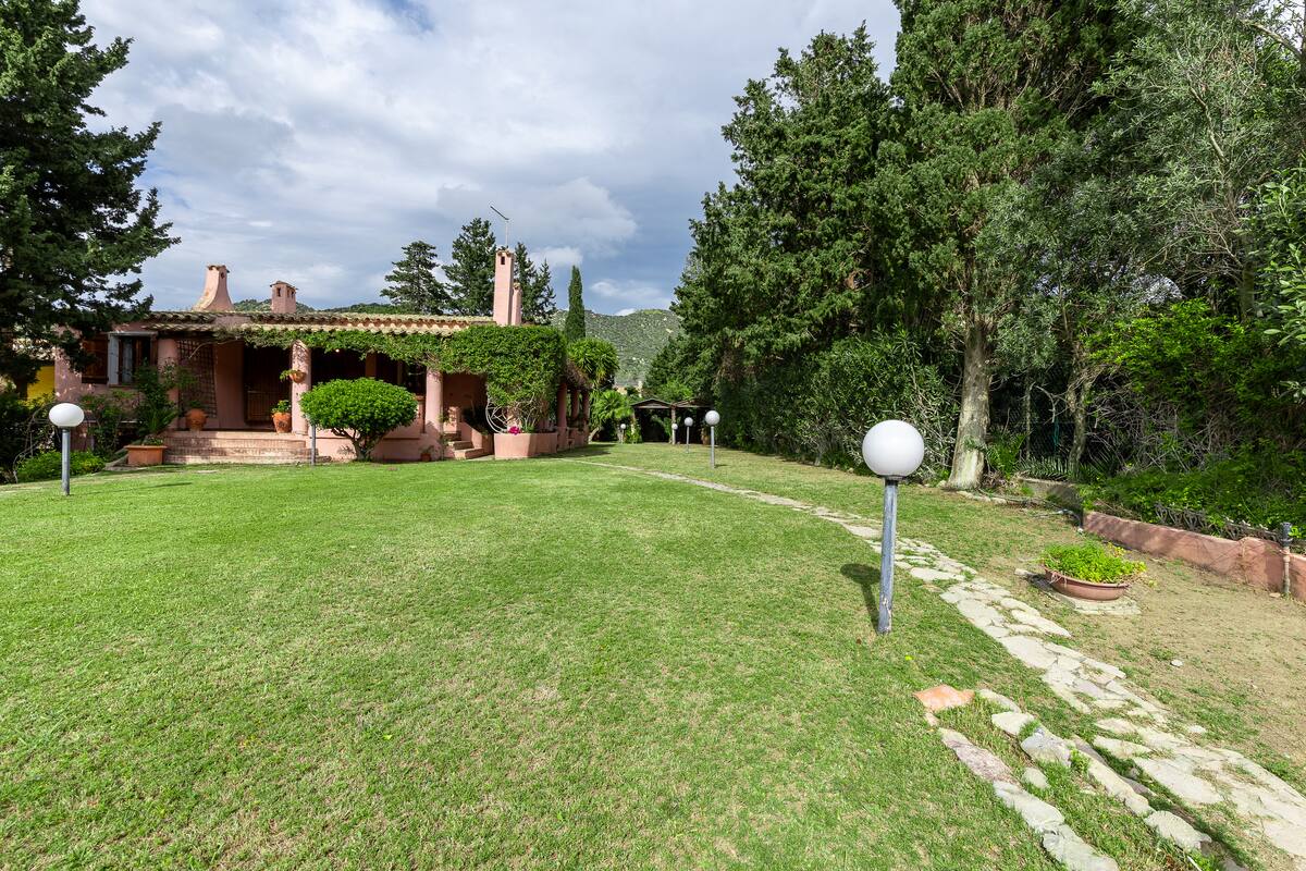 Villa con Giardino a pochi passi dalla Spiaggia foto 13