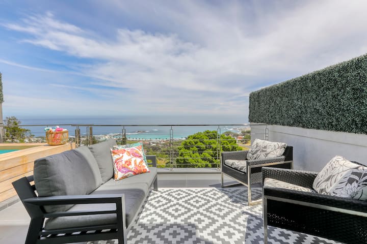 Modern, Stylish Townhouse with Spectacular Views