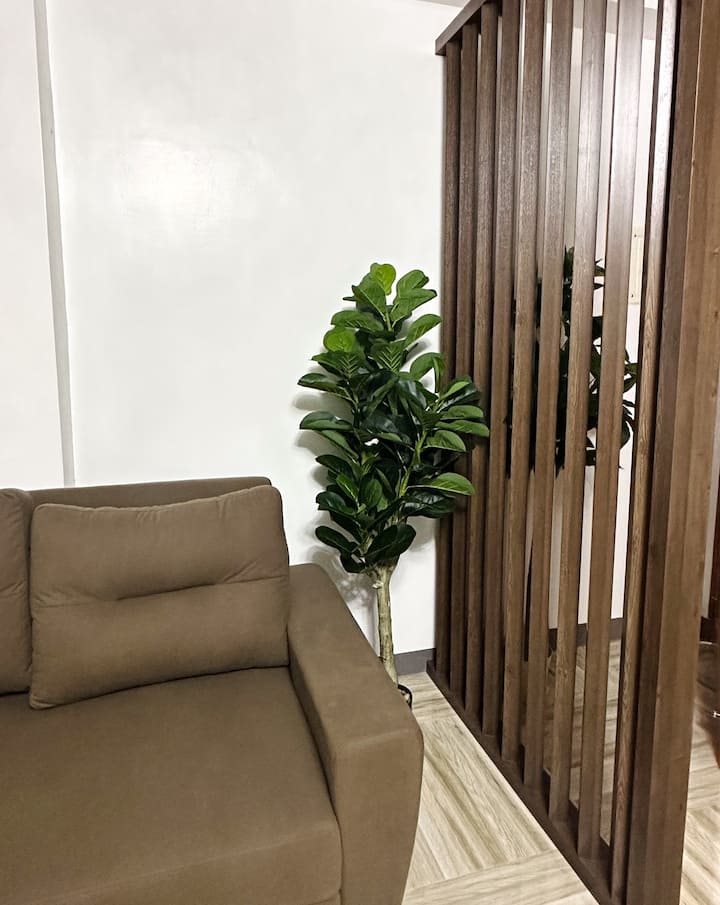 Big Family Room Tuguegarao W/ Wifi Netflix Parking - Tuguegarao City