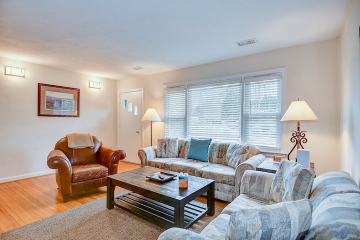 Ocean And Bay Nearby-appealing Location - Virginia Beach, VA