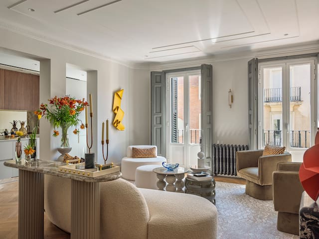 Luxury brand new apt in Justicia