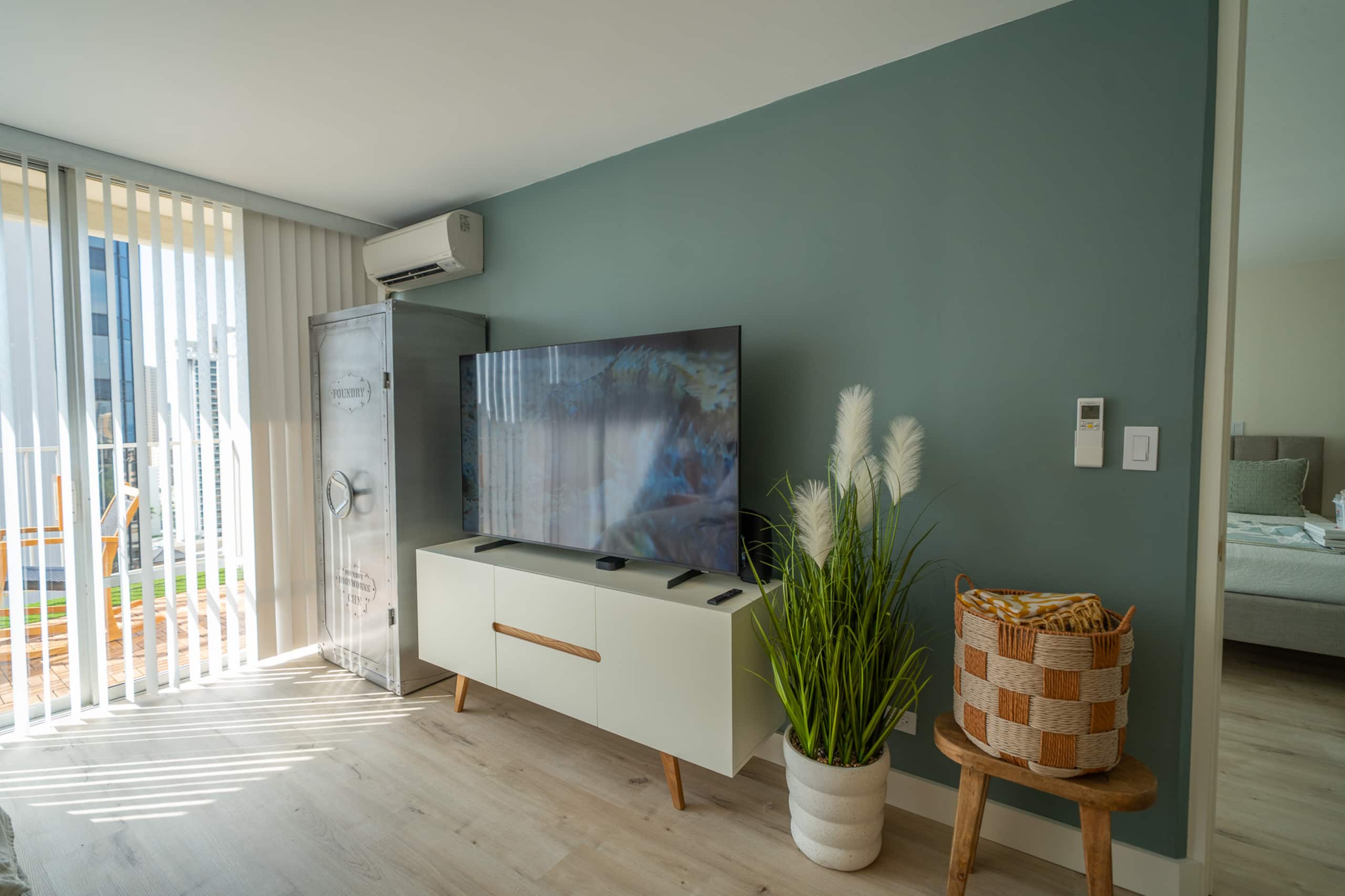 Condo in Honolulu · ★4.95 · 1 bedroom · 3 beds · 2 private baths - Image 59